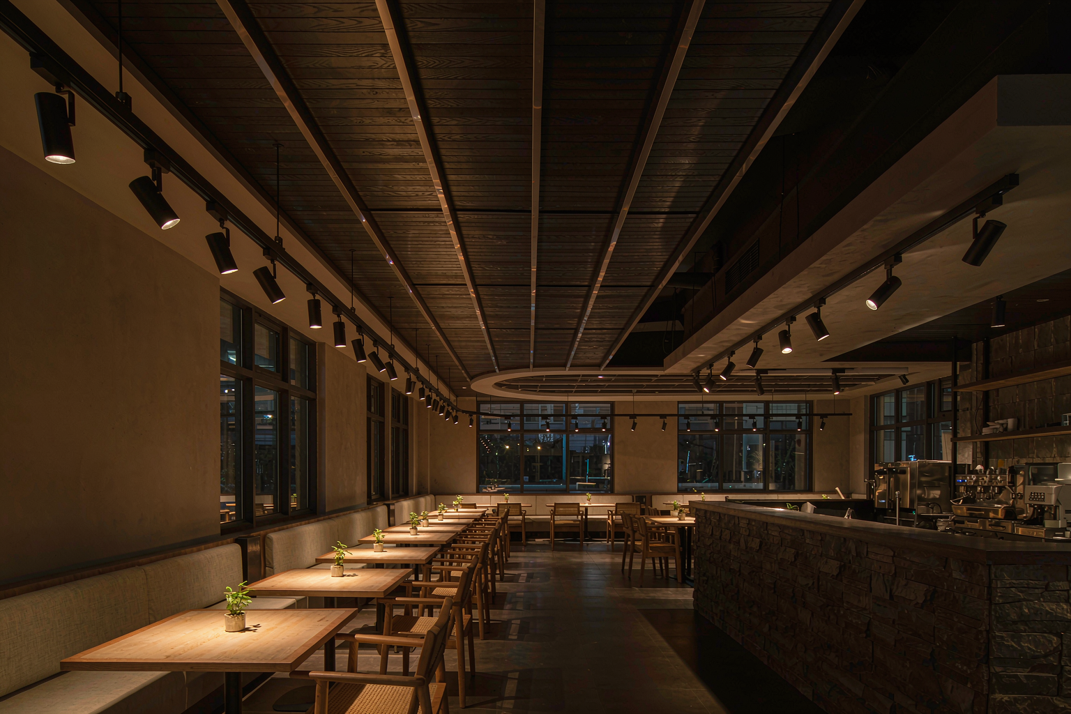 Track Lighting Energy Efficiency: How LED + Control Cut Operating Cost
